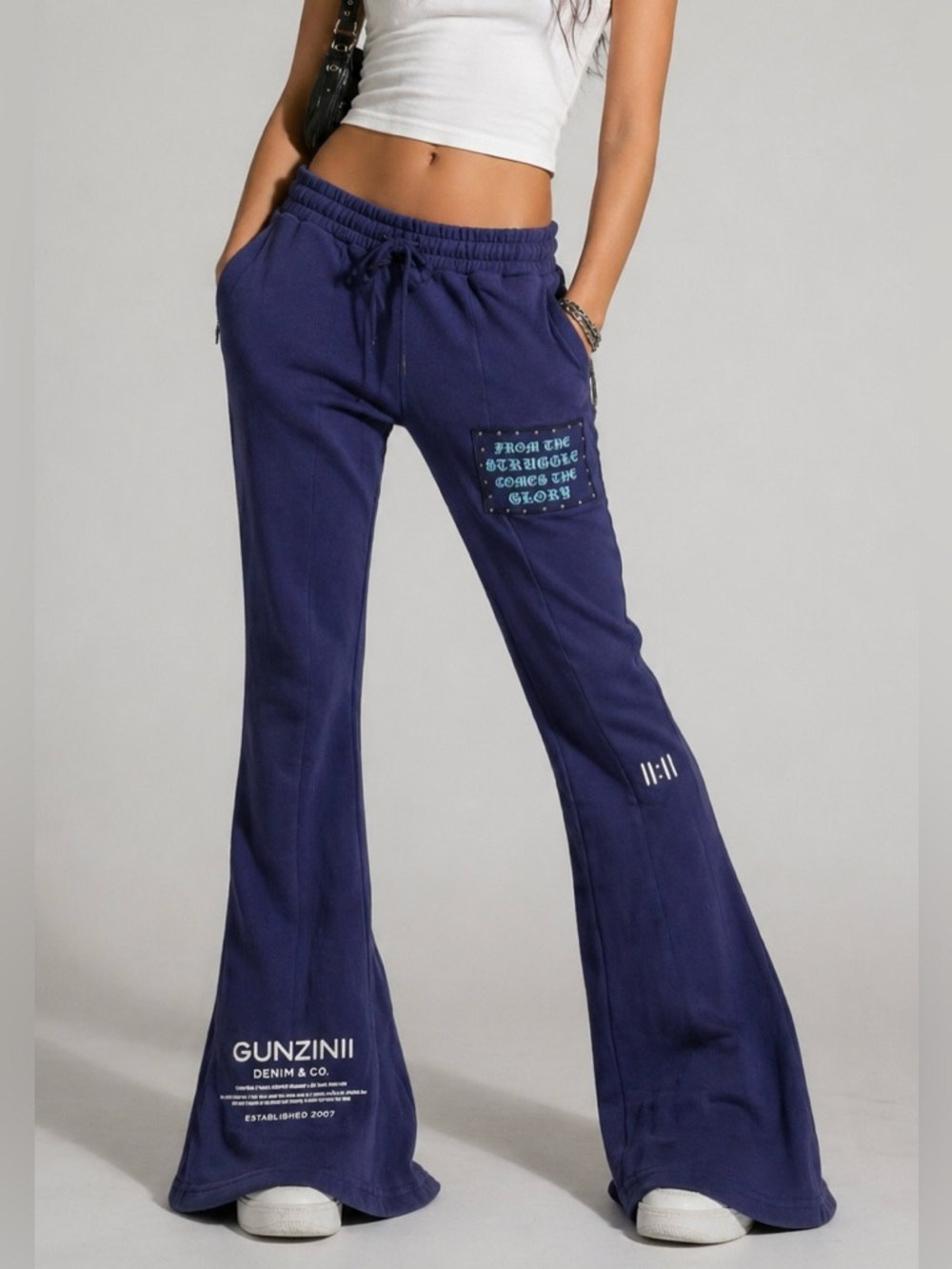 GUNZINII women’s Navy Flare Sweatpants Graphic Bell‎ Bottom Joggers Y2K size XS